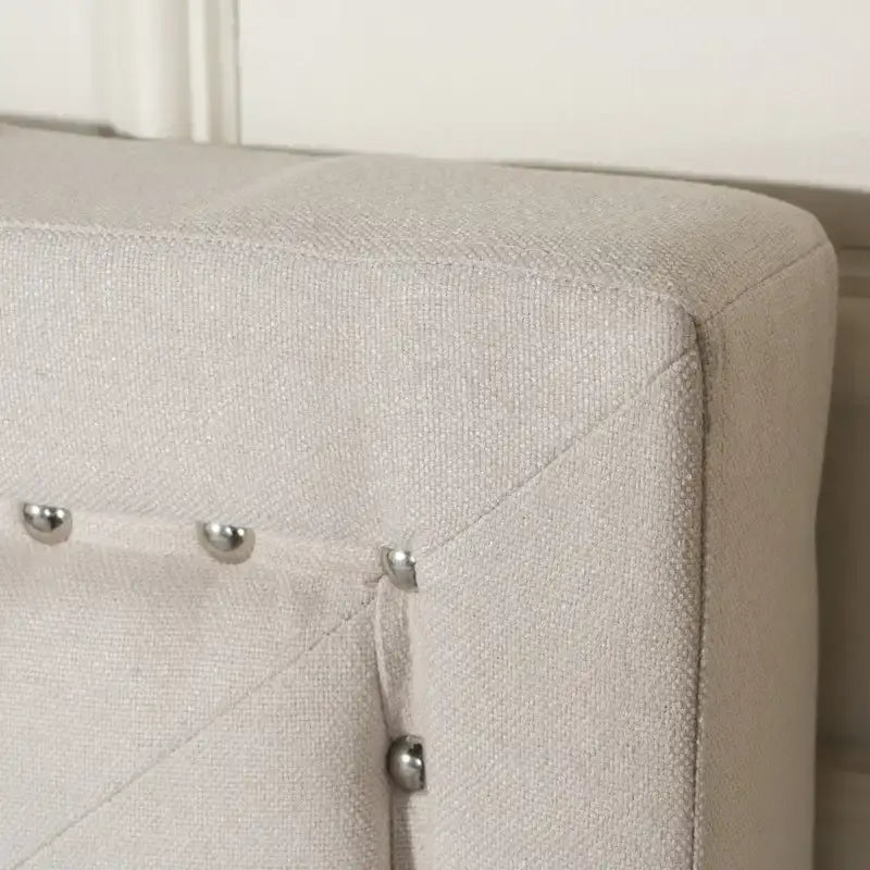 Queen Size Upholstered Tufted Platform Bed
